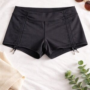 Lululemon Black Ruched Cinch Detail Shorts Size 6 Fits Like 4